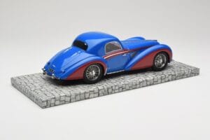 Delahaye Type 145 V12 Coupe Azul Vermelho Minichamps 1:18 107116121 Resina - imagem 2 de 6