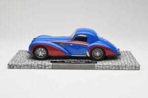 Delahaye Type 145 V12 Coupe Azul Vermelho Minichamps 1:18 107116121 Resina - imagem 3 de 6