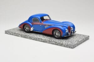 Delahaye Type 145 V12 Coupe Azul Vermelho Minichamps 1:18 107116121 Resina - imagem 4 de 6
