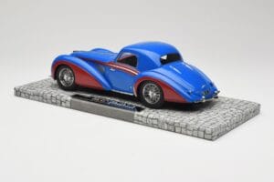 Delahaye Type 145 V12 Coupe Azul Vermelho Minichamps 1:18 107116121 Resina - imagem 5 de 6