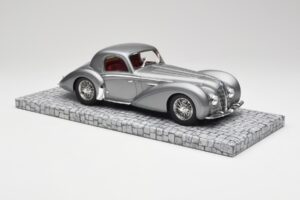 Delahaye Type 145 V12 Coupe Mullin Museum Minichamps 1:18 107116120 Metal - imagem 6 de 6