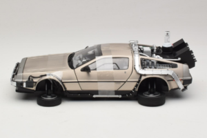 DeLorean DMC-12 Back to the Future Time Machine Sun Star 1:18 2710 Metal - imagem 3 de 6