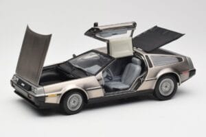 DeLorean DMC-12 LK Prata Sun Star 1:18 2701 Metal - imagem 2 de 8