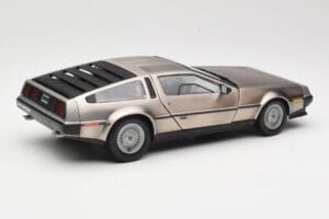 DeLorean DMC-12 LK Prata Sun Star 1:18 2701 Metal - imagem 3 de 8