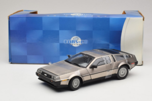 DeLorean DMC-12 Prateado Sun Star 1:18 2703 Metal - imagem 6 de 6