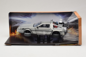 DeLorean DMC-12 Time Machine Back to the Future II Jada 1:24 253255021 Metal - imagem 2 de 2