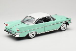 DeSoto Adventurer Verde American Mint 1:18 92738 Metal - imagem 3 de 8
