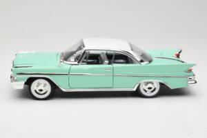 DeSoto Adventurer Verde American Mint 1:18 92738 Metal - imagem 4 de 8