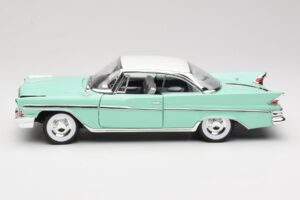 DeSoto Adventurer Verde Road Signature 1:18 92738-R1 Metal - imagem 4 de 8