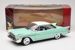 DeSoto Adventurer Verde Road Signature 1:18 92738-R1 Metal - imagem 8 de 8