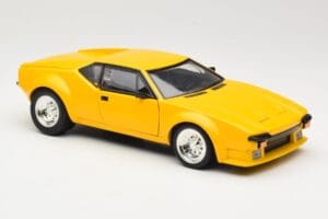 De Tomaso Pantera Amarelo Hot Wheels 1:18 27809 Metal - imagem 6 de 8
