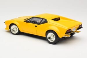 De Tomaso Pantera Amarelo Hot Wheels 1:18 27809 Metal - imagem 7 de 8