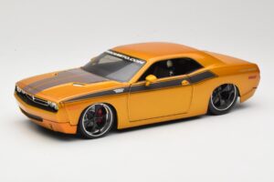 Dodge Challenger Concept Dourado Maisto 1:18 31320 Metal