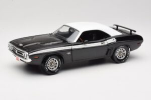Dodge Challenger R/T Preto & Branco ERTL 1:18 36549 Metal