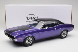 Dodge Challenger R/T Plum Crazy Otto 1:12 G083 Resina - imagem 6 de 6