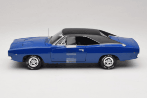 Dodge Charger Christine Carro de Filme Auto World 1:18 AWSS111/06 Metal - imagem 4 de 8