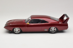 Dodge Charger Daytona Fast & Furious Dom's Car GreenLight 1:18 19003 Metal - imagem 3 de 6