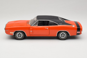 Dodge Charger R/T Laranja & Preto American Muscle 1:18 39314 Metal - imagem 4 de 8