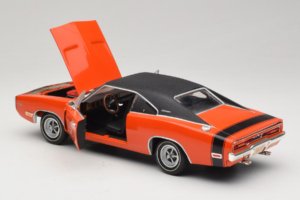 Dodge Charger R/T Laranja & Preto American Muscle 1:18 39314 Metal - imagem 5 de 8