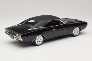 Dodge Charger R/T Steve McQueen Bullitt Movie Greenlight 1:18 12839 Metal - imagem 3 de 8