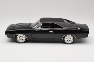 Dodge Charger R/T Steve McQueen Bullitt Movie Greenlight 1:18 12839 Metal - imagem 4 de 8