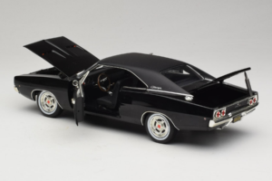 Dodge Charger R/T Steve McQueen Bullitt Movie Greenlight 1:18 12839 Metal - imagem 5 de 8