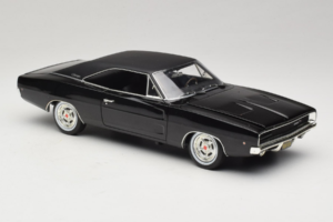 Dodge Charger R/T Steve McQueen Bullitt Movie Greenlight 1:18 12839 Metal - imagem 6 de 8