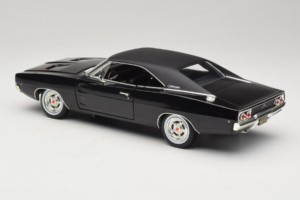 Dodge Charger R/T Steve McQueen Bullitt Movie Greenlight 1:18 12839 Metal - imagem 7 de 8
