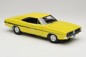 Dodge Charger R/T Amarelo Dirty Mary Crazy Larry Auto World 1:18 AWSS101/06 Metal - imagem 6 de 8