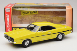 Dodge Charger R/T Amarelo Dirty Mary Crazy Larry Auto World 1:18 AWSS101/06 Metal - imagem 8 de 8