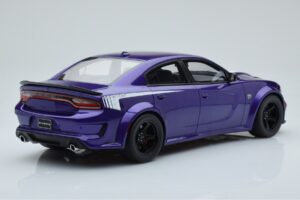 Dodge Charger Super Bee Roxo GT Spirit 1:18 GT895 Resina - imagem 2 de 6