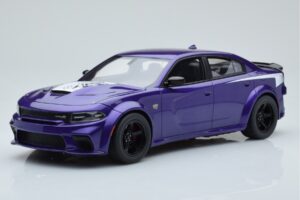Dodge Charger Super Bee Roxo GT Spirit 1:18 GT895 Resina