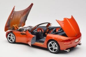 Dodge Concept Vehicle Laranja Maisto 1:18 50323 Metal - imagem 5 de 8