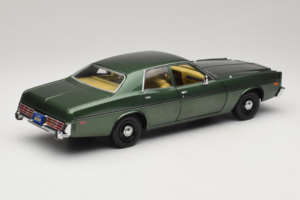 Dodge Monaco Verde Hunter GreenLight 1:18 19045 Metal - imagem 3 de 8