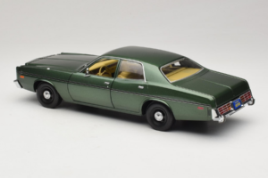 Dodge Monaco Verde Hunter GreenLight 1:18 19045 Metal - imagem 7 de 8