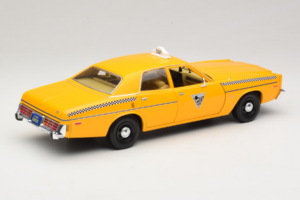 Dodge Monaco Taxi Rocky III GreenLight 1:18 19111 Metal - imagem 3 de 8