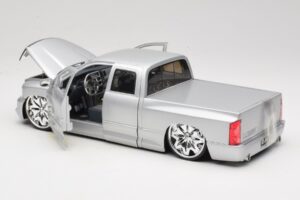 Dodge Ram Tuned Prata Jada 1:18 63162-SM Metal - imagem 5 de 8