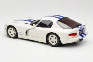 Dodge Viper GTS Stone White GT Spirit 1:18 GT940 Resina - imagem 5 de 6
