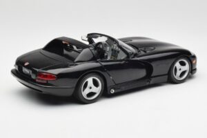 Dodge Viper RT/10 Preto Bburago 1:18 3065 Metal - imagem 3 de 8