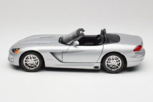 Dodge Viper SRT-10 Bright Prata Bburago 1:18 34908 Metal - imagem 4 de 8