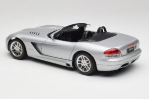 Dodge Viper SRT-10 Bright Prata Bburago 1:18 34908 Metal - imagem 7 de 8
