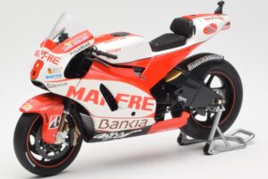 Ducati Desmosedici GP11 #8 H. Barbera Ducati MotoGP Team MotoGP 2011 Minichamps 1:12 123110008 Metal - imagem 2 de 6
