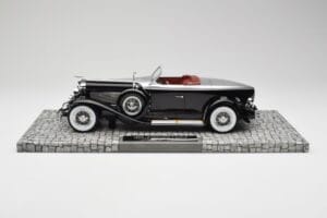 Duesenberg Model J Torpedo Disappearing Top Convertible Coupe Prata Preto Minichamps 1:18 107150431 Resina - imagem 3 de 6