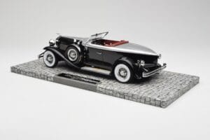 Duesenberg Model J Torpedo Disappearing Top Convertible Coupe Prata Preto Minichamps 1:18 107150431 Resina - imagem 5 de 6