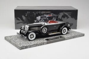 Duesenberg Model J Torpedo Disappearing Top Convertible Coupe Prata Preto Minichamps 1:18 107150431 Resina - imagem 6 de 6