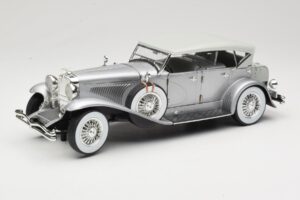 Duesenberg SJ Prata GreenLight 1:18 13525 Metal