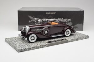 Duesenberg SJN Convertible Coupe Bordeaux Minichamps 1:18 107150331 Metal - imagem 2 de 6