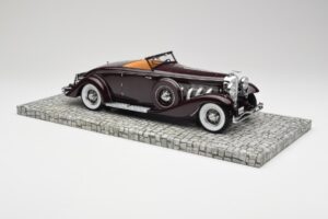 Duesenberg SJN Convertible Coupe Bordeaux Minichamps 1:18 107150331 Metal - imagem 6 de 6