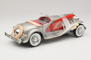 Duesenberg SJ Clark Gable's Car Prateado Vermelho ERTL 1:18 7962 Metal - imagem 2 de 6