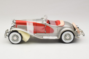 Duesenberg SJ Clark Gable's Car Prateado Vermelho ERTL 1:18 7962 Metal - imagem 3 de 6